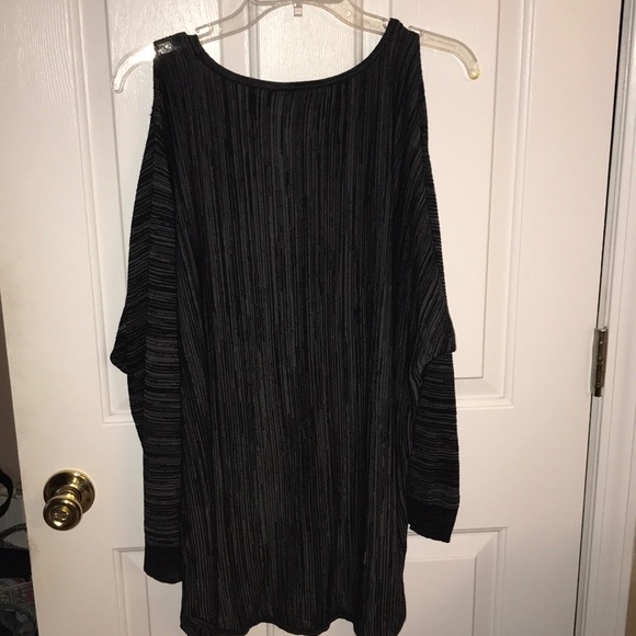 🖤COLD SHOULDER. New Directions. Worn once. - Picture 3 of 6